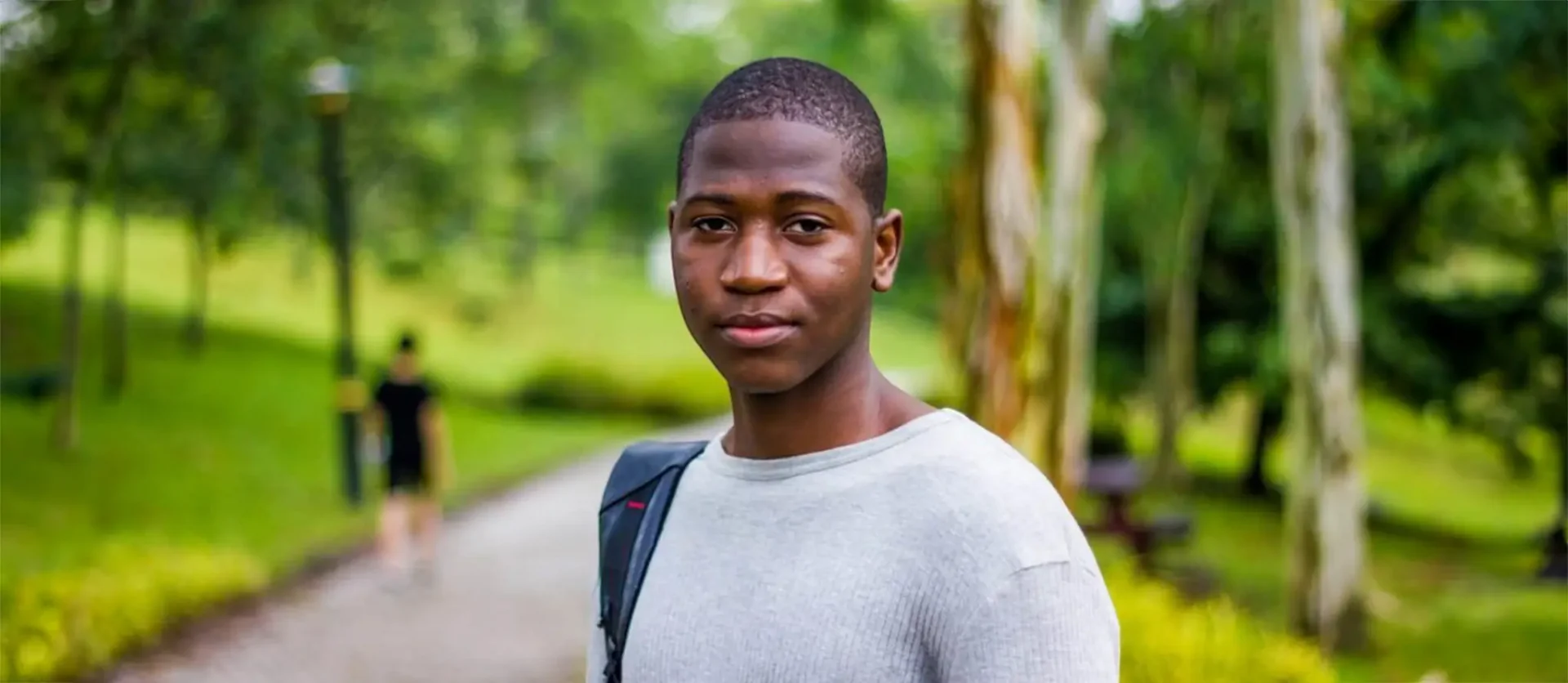 038 – 24GenAI &ndash; Darken the background of the image